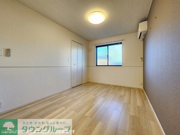 ヒカルサ加須イーストIの物件内観写真